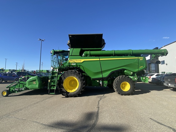 John Deere X9 Combine Harvester